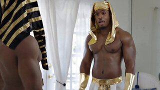 Cosplay BBC stud with muscled body gets barebacked by BF