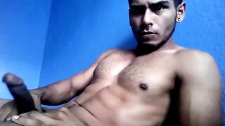 Big Dick Amateur Damian Jerking Off