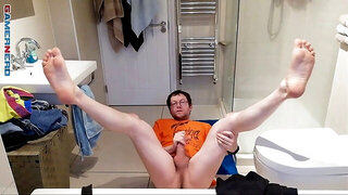 Average body, queer, 60 fps