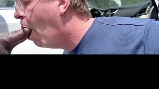 Brad Chaplin deepthroats jizz-shotgun
