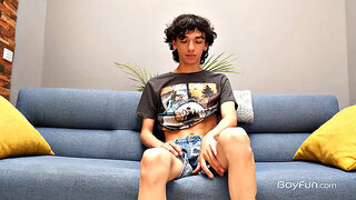Julian Isaza takes control and gets wild with another man