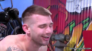 Gays David and Jonathan enjoy rimjob, blowjob and a hardcore anal fuck